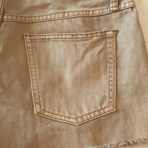 Free People Women’s Tan Fray-Edge Shorts. Khaki. EUC size 30 - Picture 4 of 9